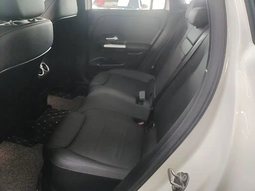 Mercedes-Benz GLA — миниатюра 17