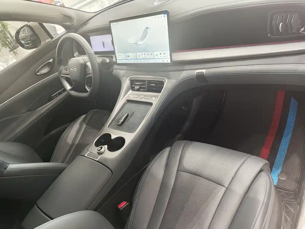 BYD SEA LION 07 DM I