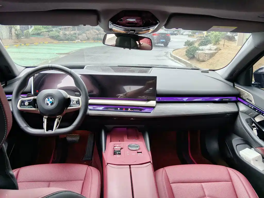 BMW 5 Series — миниатюра 4