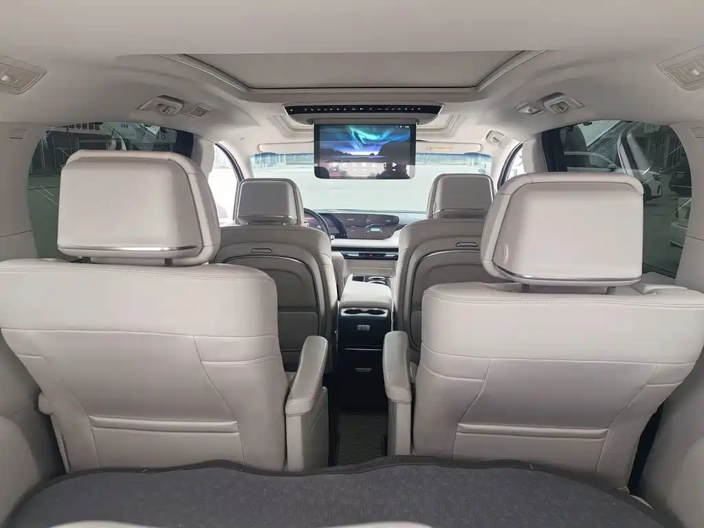 Buick GL8 Hybrid — миниатюра 6
