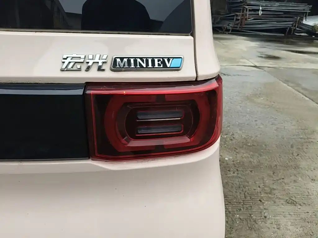Wuling MINIEV — миниатюра 8