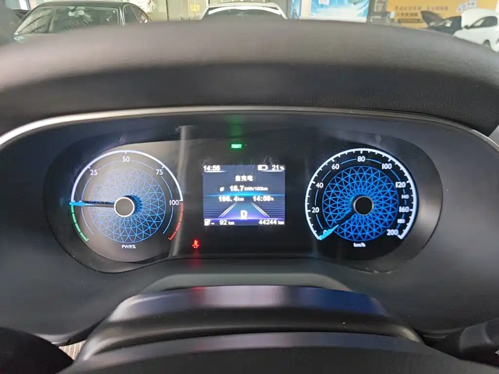 Hongqi Hongqi E-QM5 — миниатюра 12
