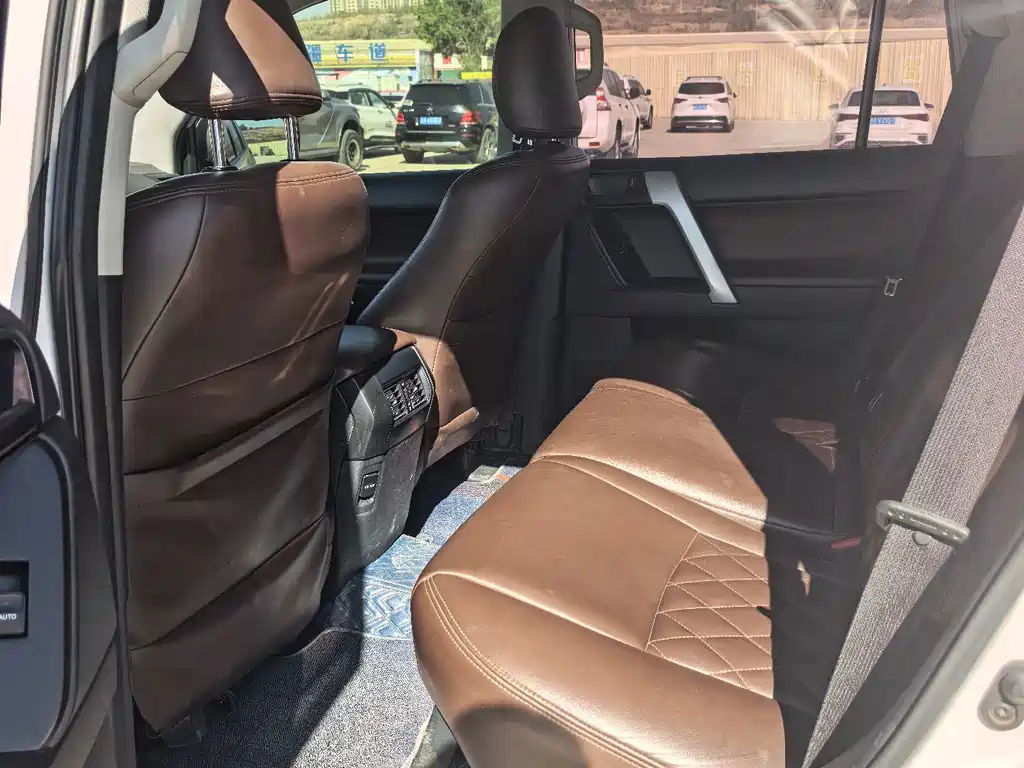 Toyota Prado (Import) — миниатюра 6