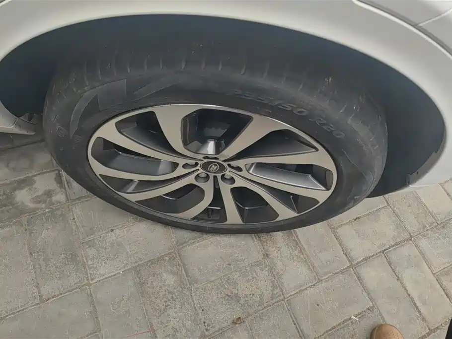 LAND ROVER DISCOVER SPORTS