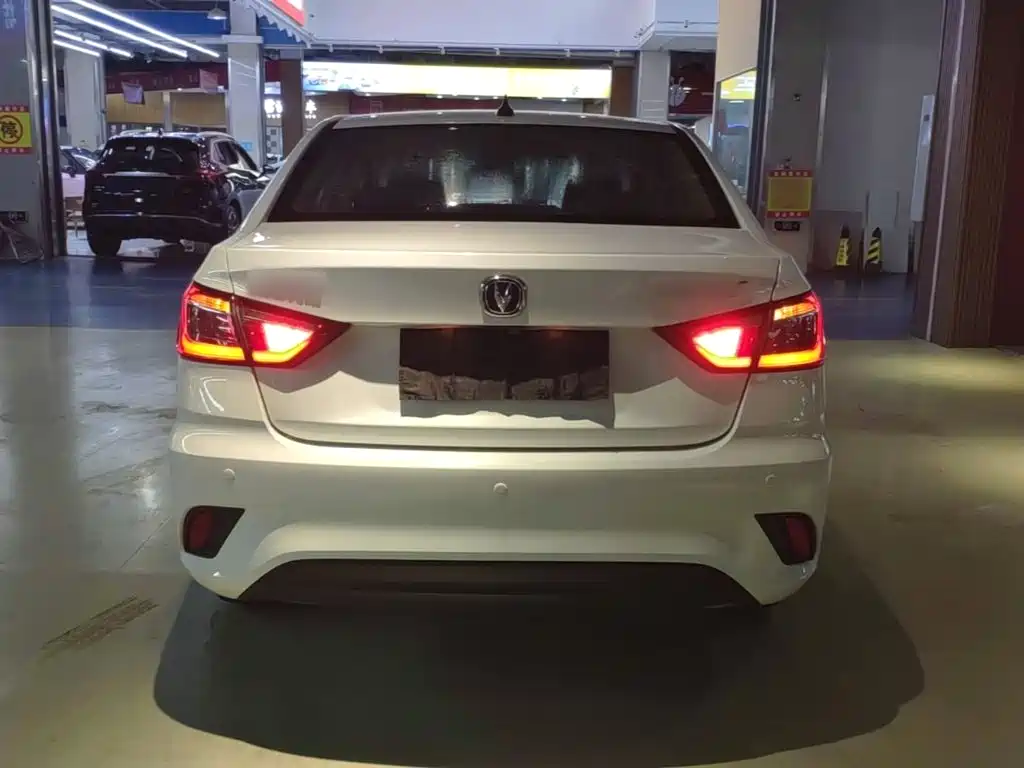 Changan Eado DT — миниатюра 6