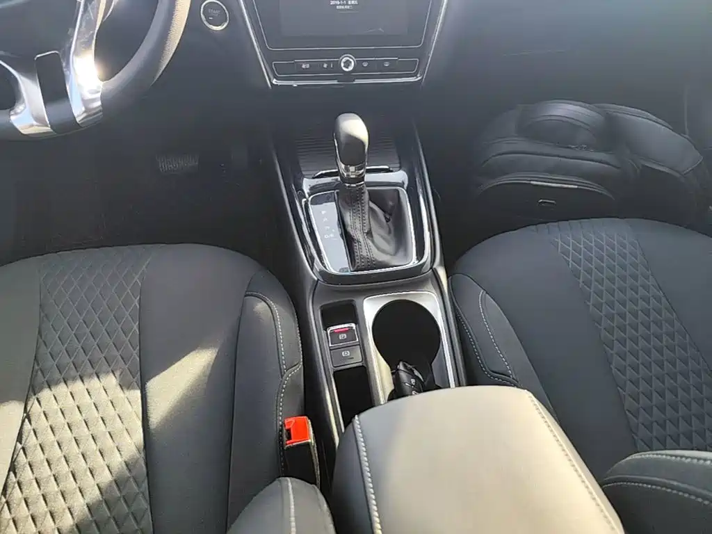 Roewe i5 — миниатюра 14