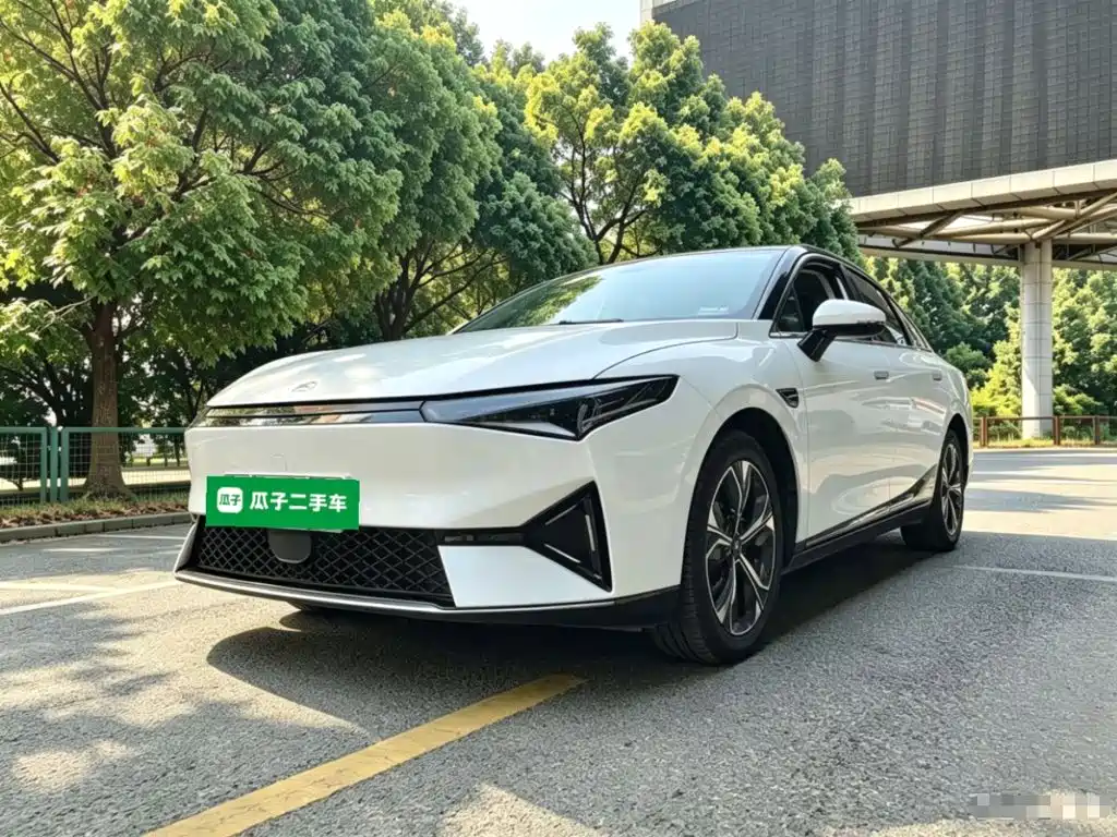 XPeng P5