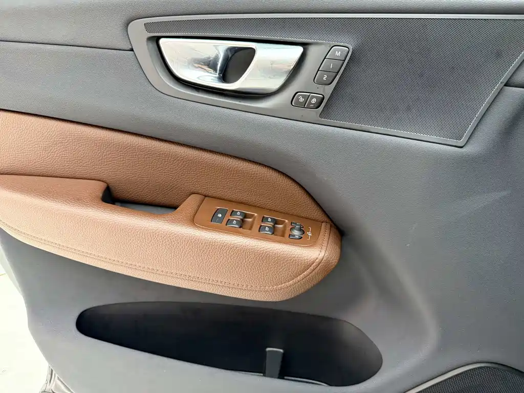 Volvo XC60 — миниатюра 16