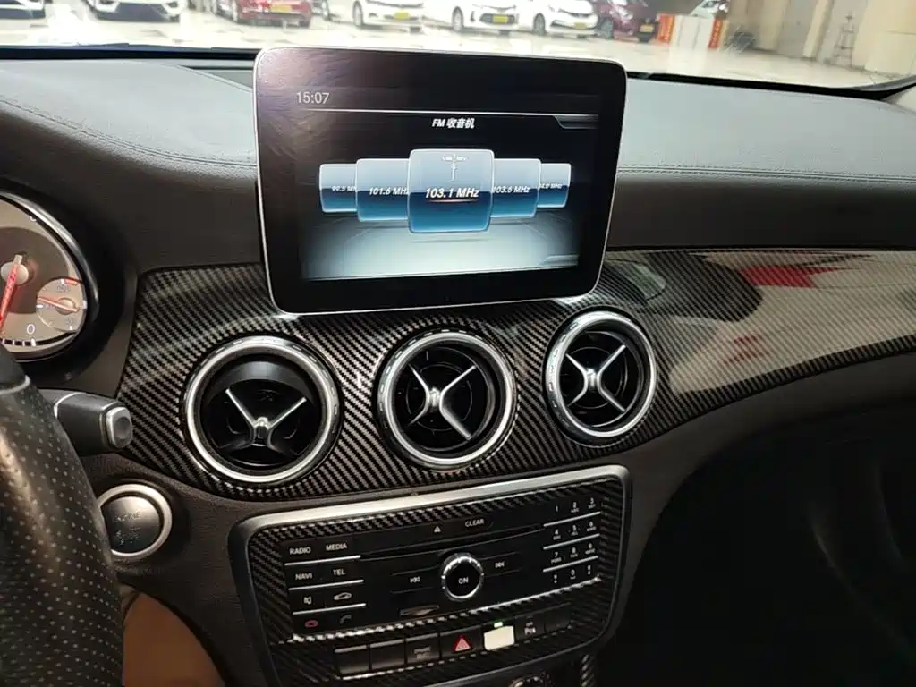 Mercedes-Benz GLA — миниатюра 13
