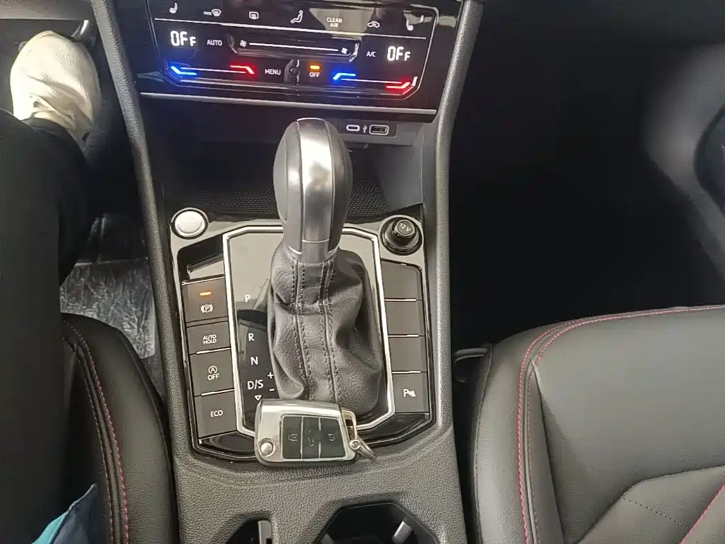 Volkswagen Lavida — миниатюра 14