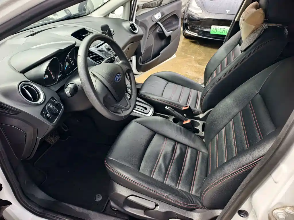 Ford Fiesta — миниатюра 9
