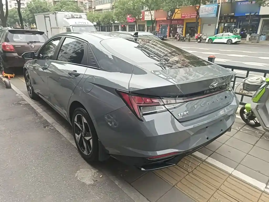 Hyundai Elantra — миниатюра 5