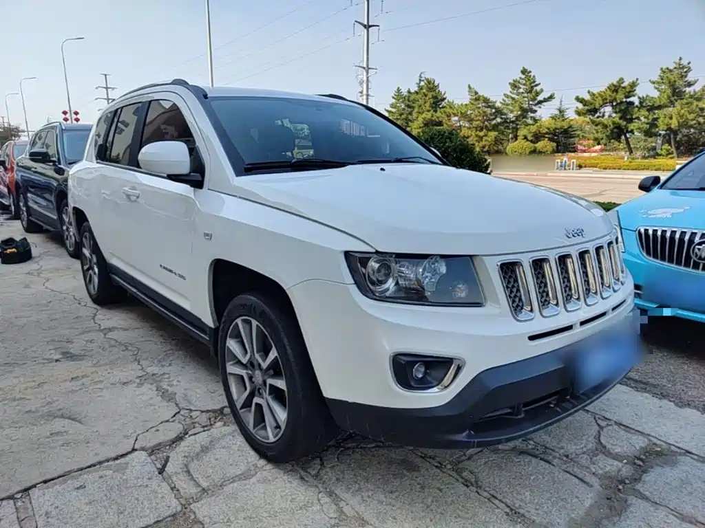 Jeep Compass (Import) — миниатюра 4