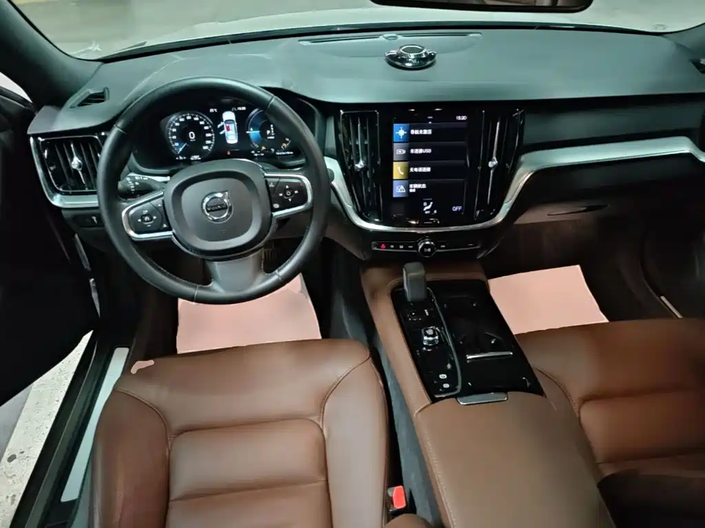 Volvo S60 PHEV — миниатюра 10
