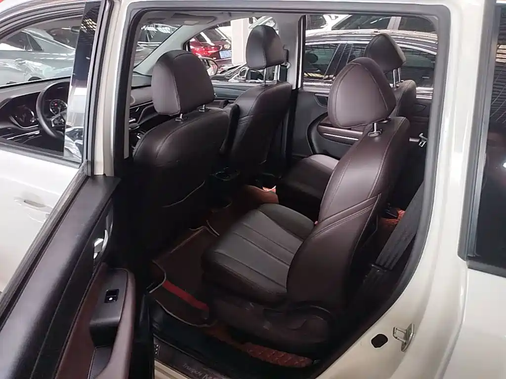 GAC Motor Trumpchi M6 — миниатюра 17