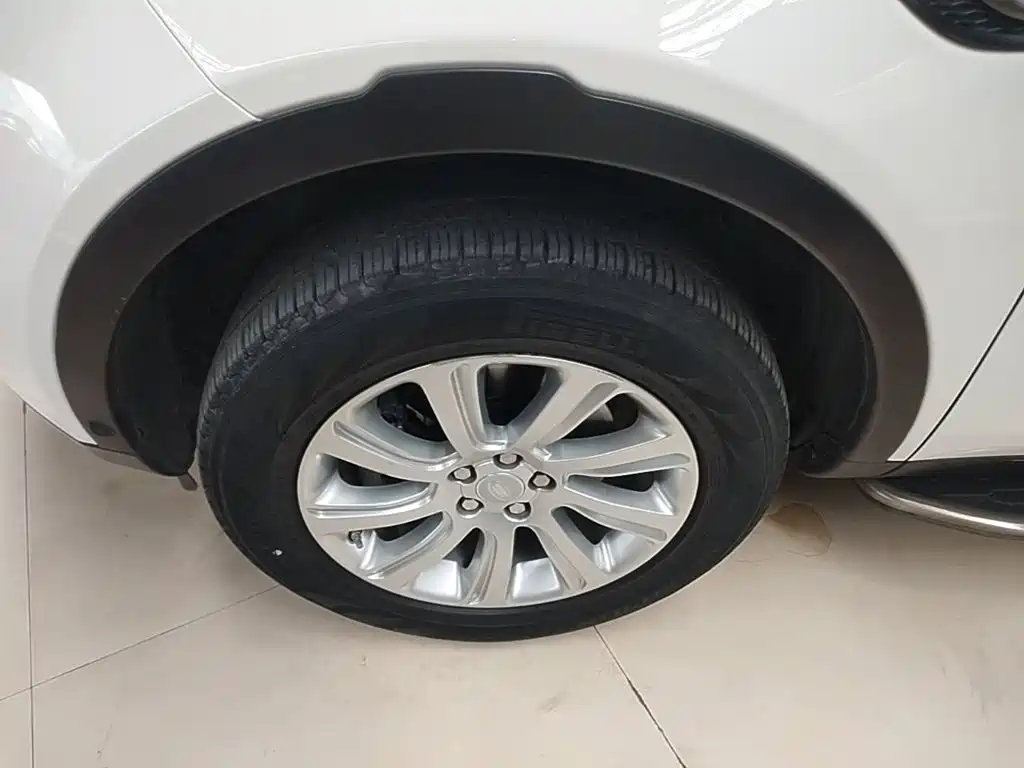Land Rover Discovery Sport — миниатюра 23