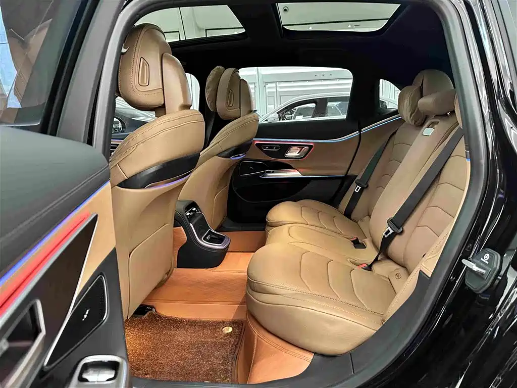 Mercedes-Benz E-Class — миниатюра 22
