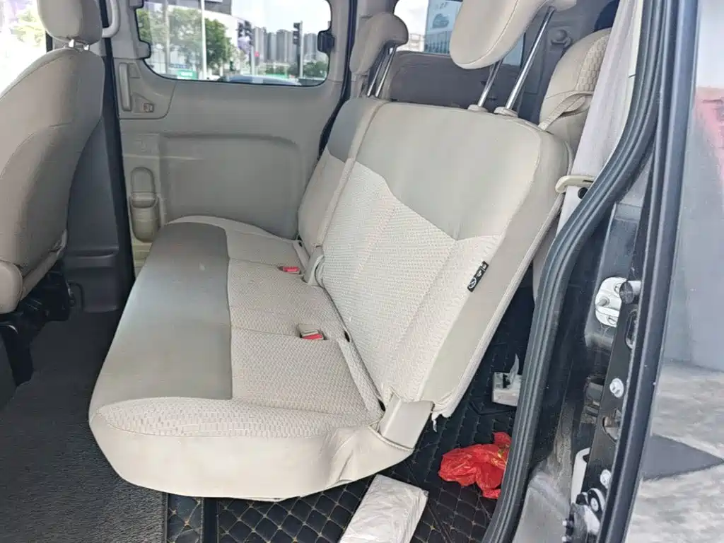 Nissan NV200 — миниатюра 17