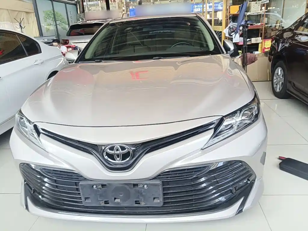 Toyota Camry — миниатюра 3
