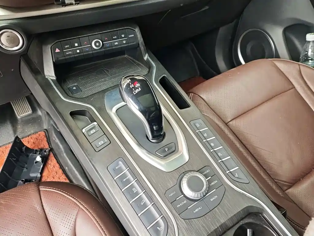 Wey Wey VV6 — миниатюра 14