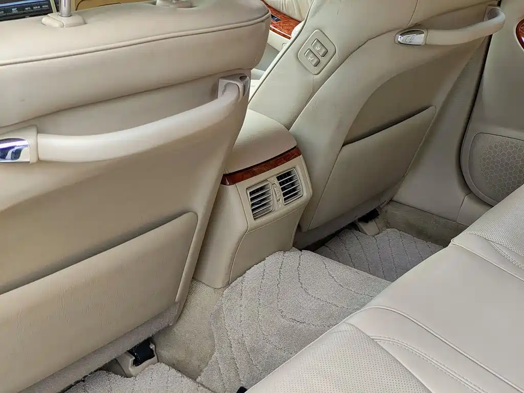 Toyota Crown — миниатюра 9