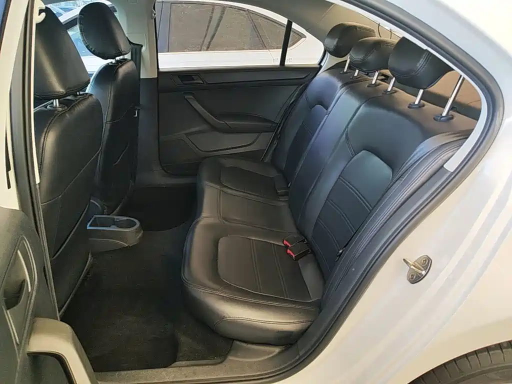 Skoda Rapid — миниатюра 17
