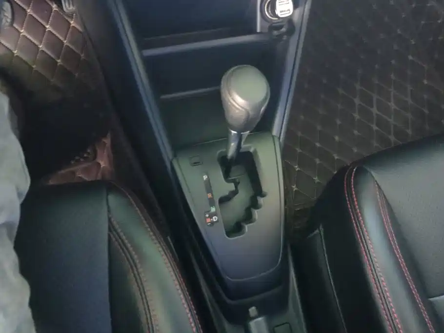 Toyota Yaris L — миниатюра 16