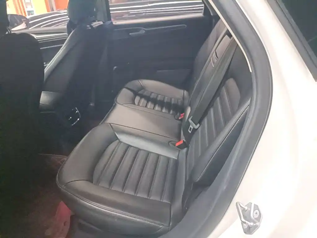Ford Mondeo — миниатюра 17