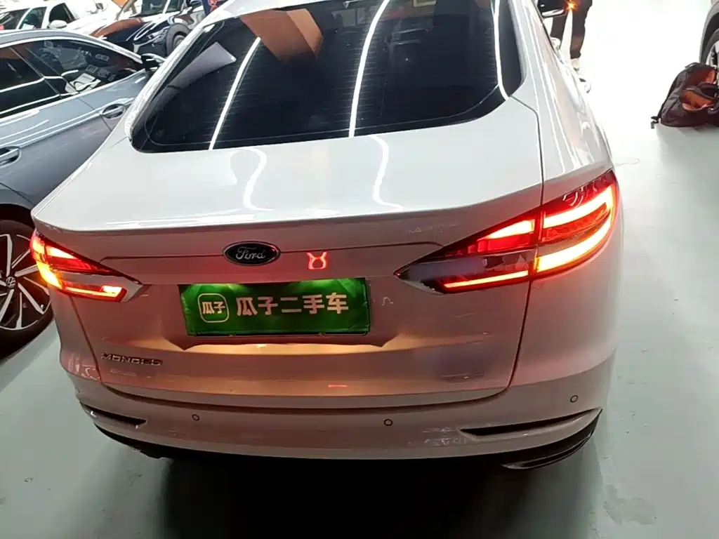 Ford Mondeo — миниатюра 6