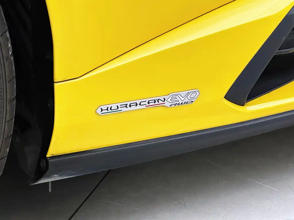 LAMBORGHINI HURACÁN