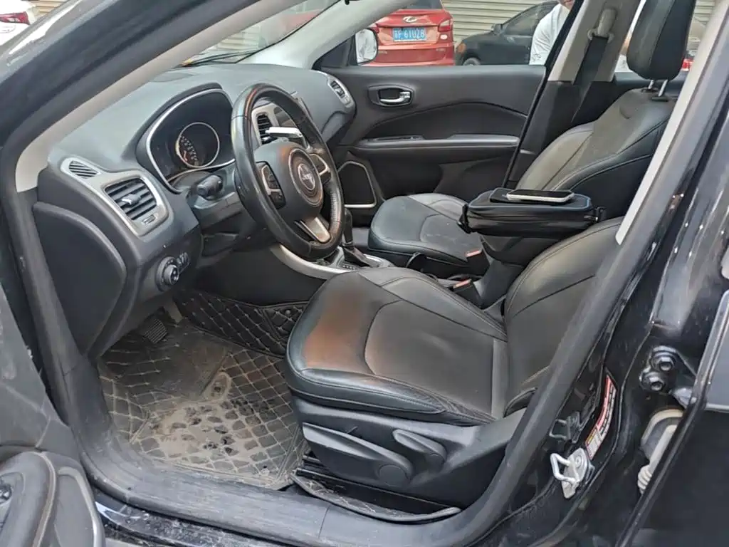 Jeep Compass — миниатюра 15