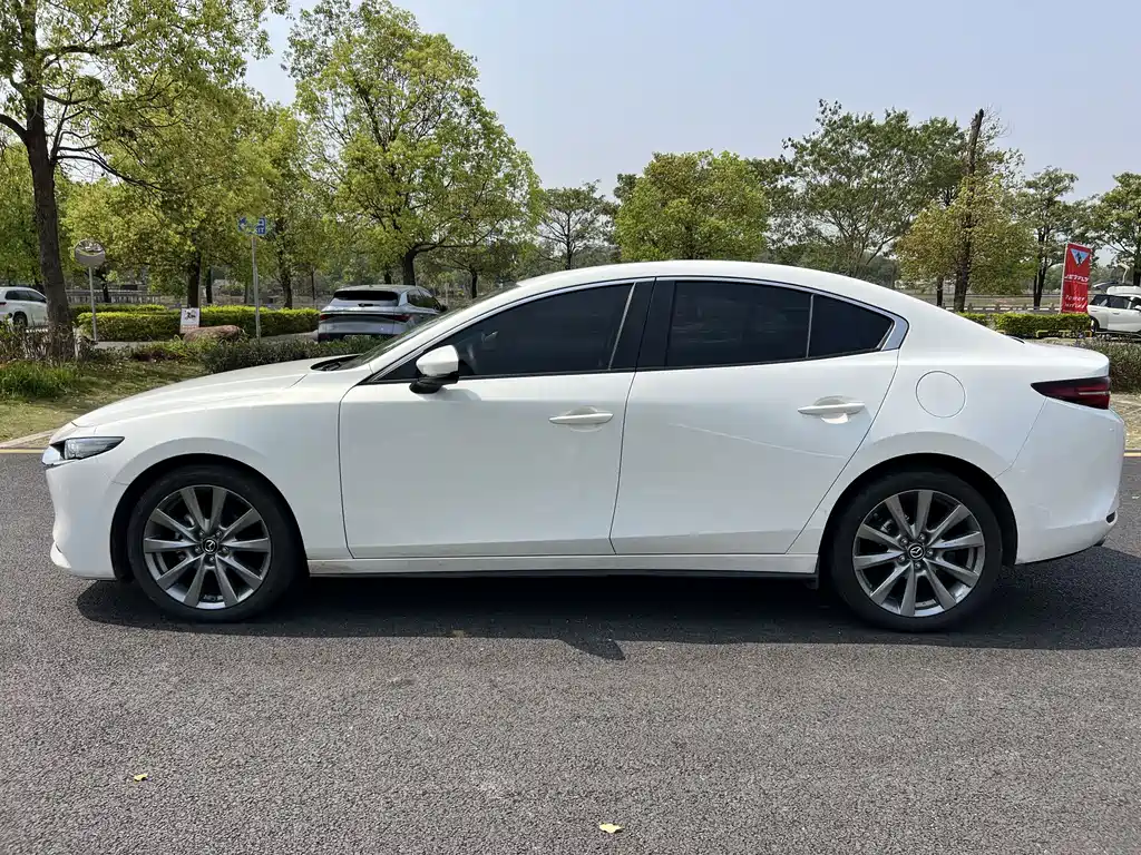 MAZDA 3 ANGKESAILA