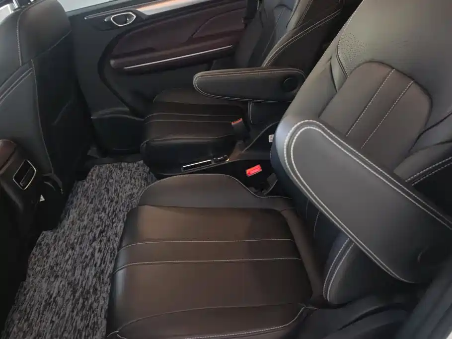 GAC Motor Trumpchi M6 — миниатюра 8