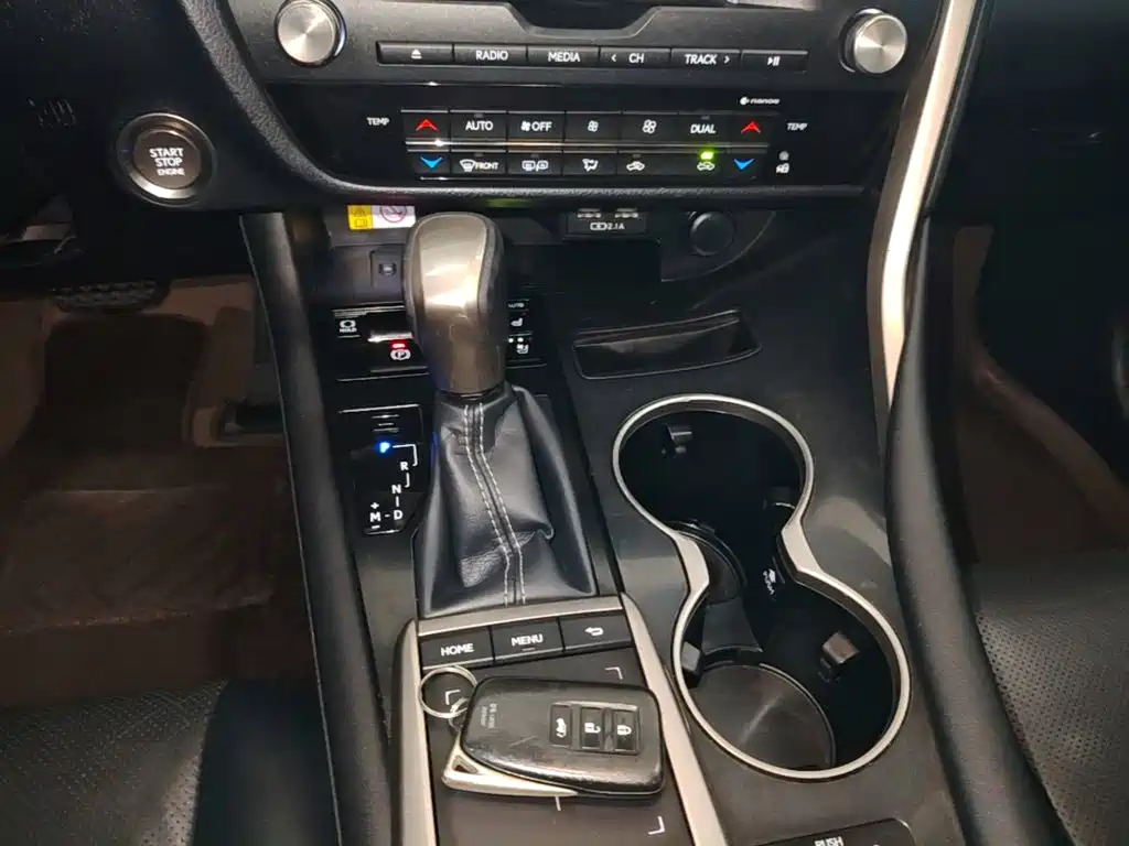 Lexus RX — миниатюра 14