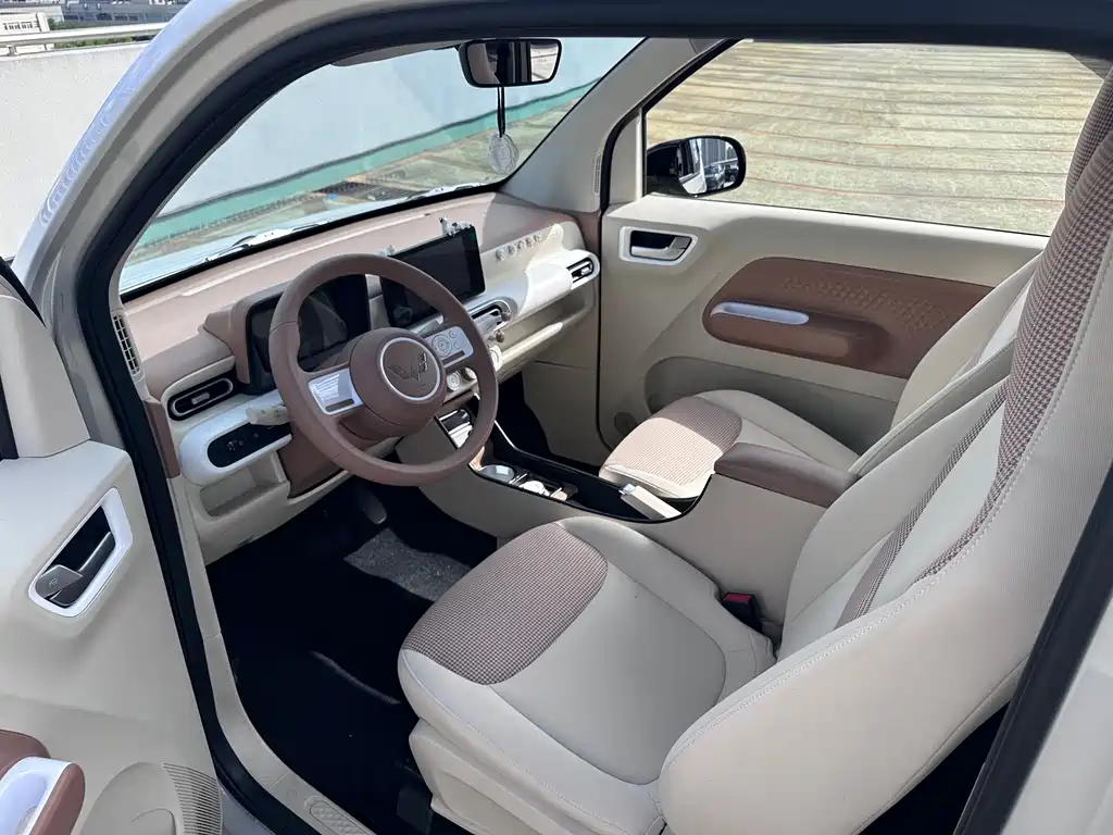 Wuling MINIEV — миниатюра 9