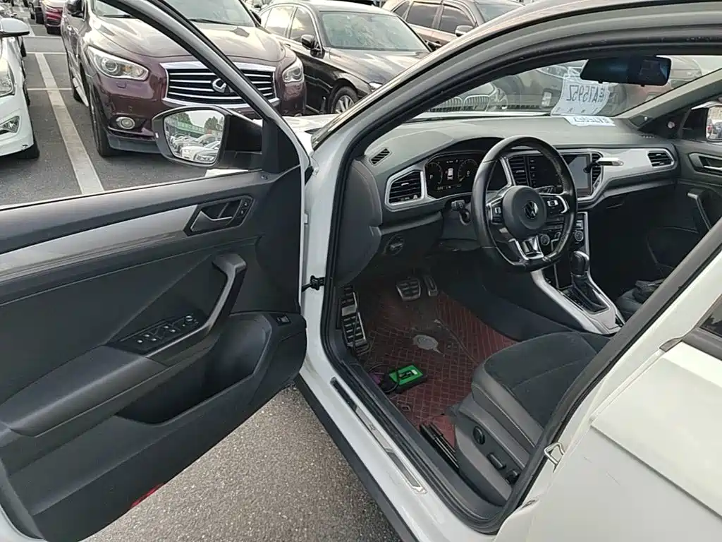 Volkswagen T-Roc — миниатюра 16