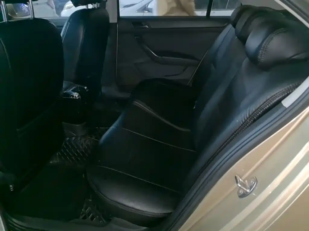 Volkswagen Santana — миниатюра 17
