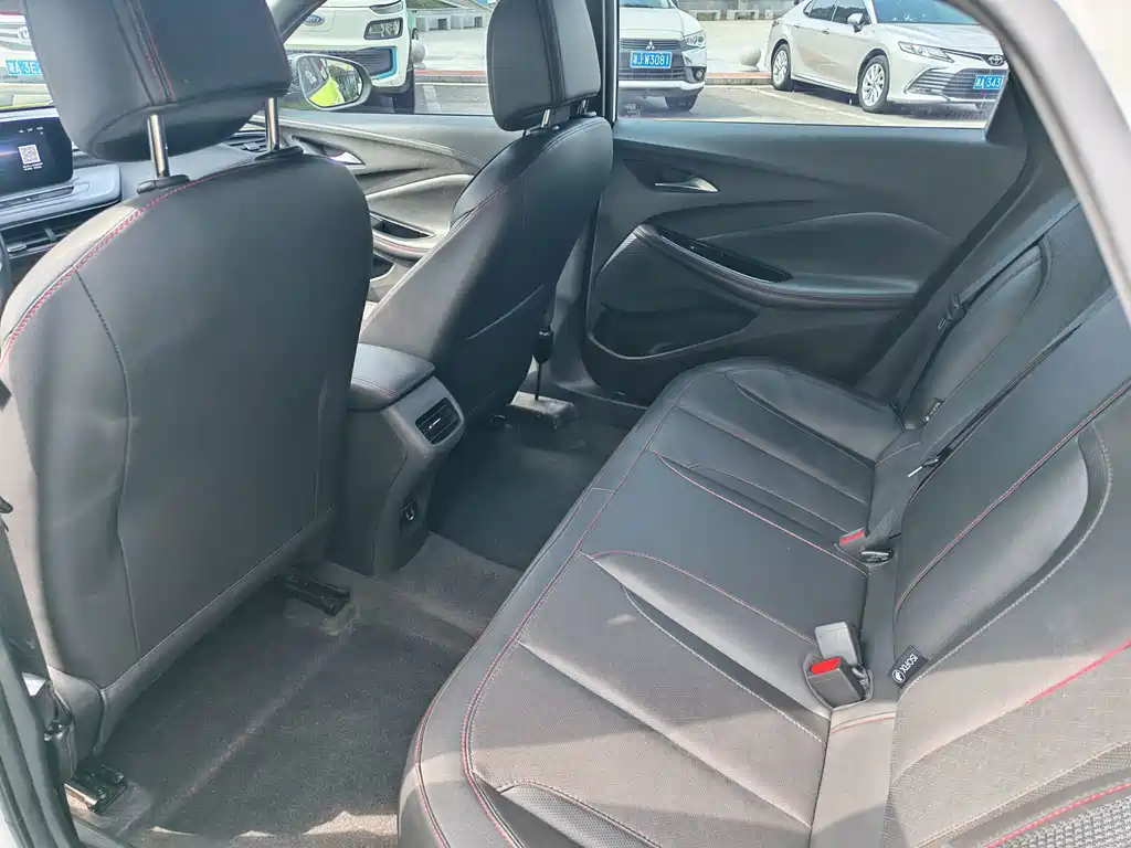 Buick Verano — миниатюра 6