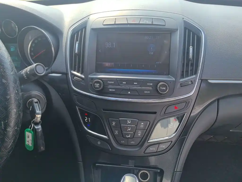 Buick Regal — миниатюра 13