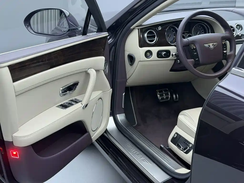 Bentley Flying Spur — миниатюра 15
