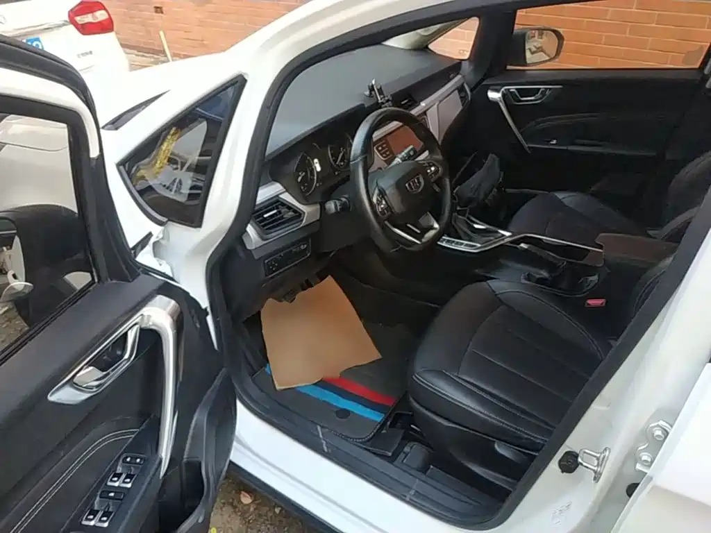 Geely Vision X3 — миниатюра 16
