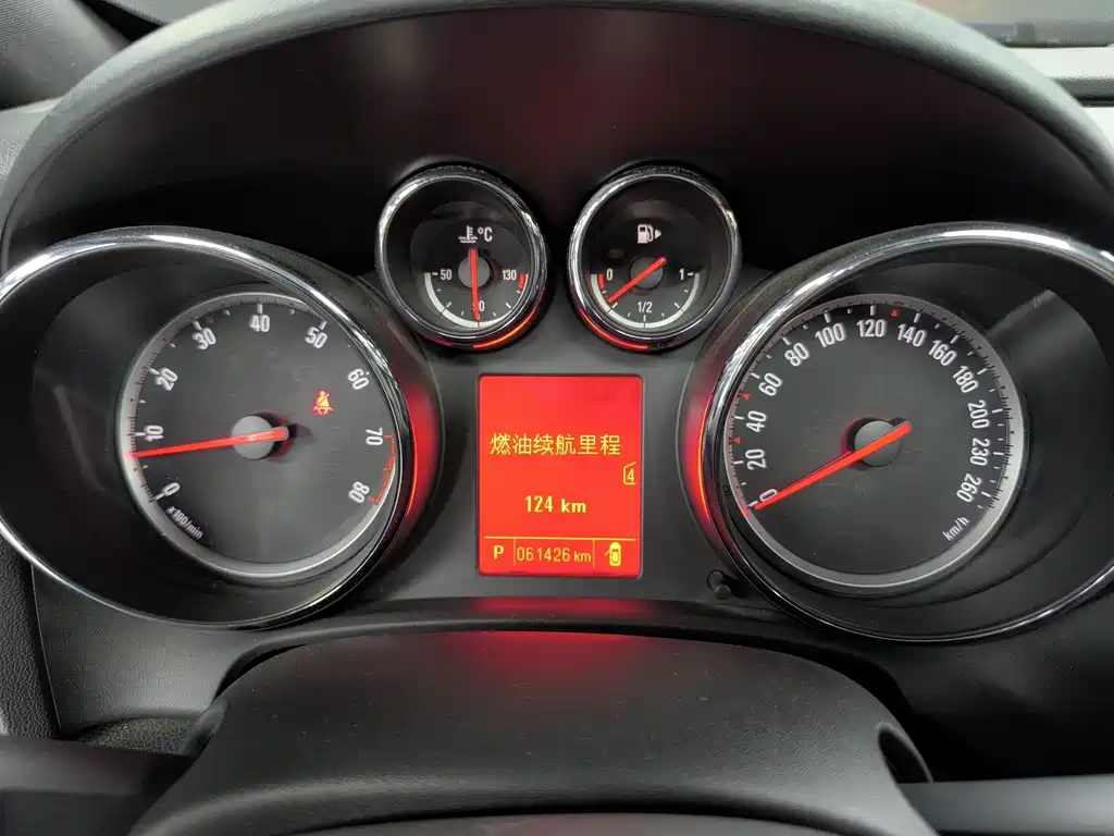 Opel Astra — миниатюра 6
