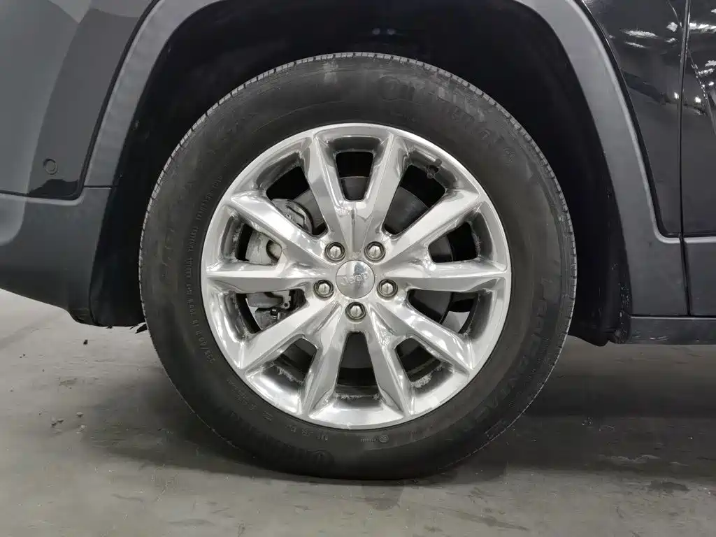 Jeep Cherokee — миниатюра 17