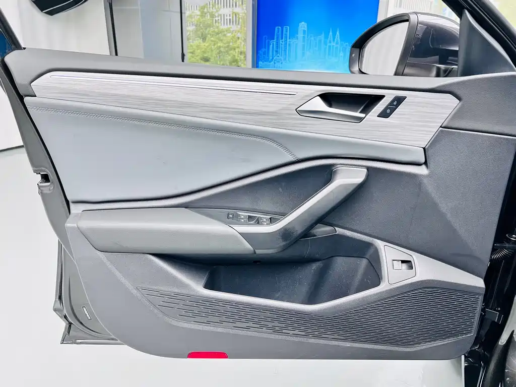 Volkswagen Sagitar — миниатюра 10