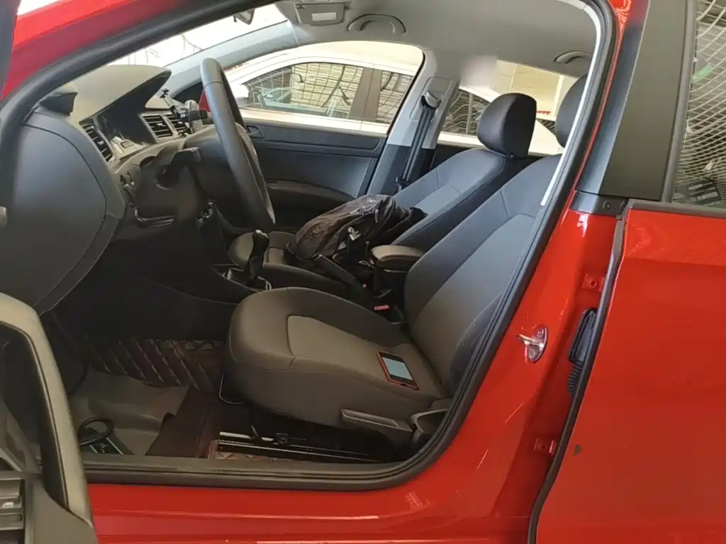 Skoda Rapid Spaceback — миниатюра 15