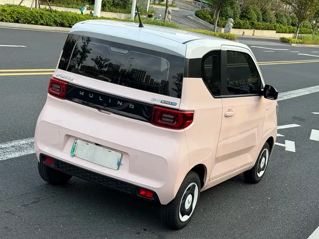 Wuling MINIEV — миниатюра 6