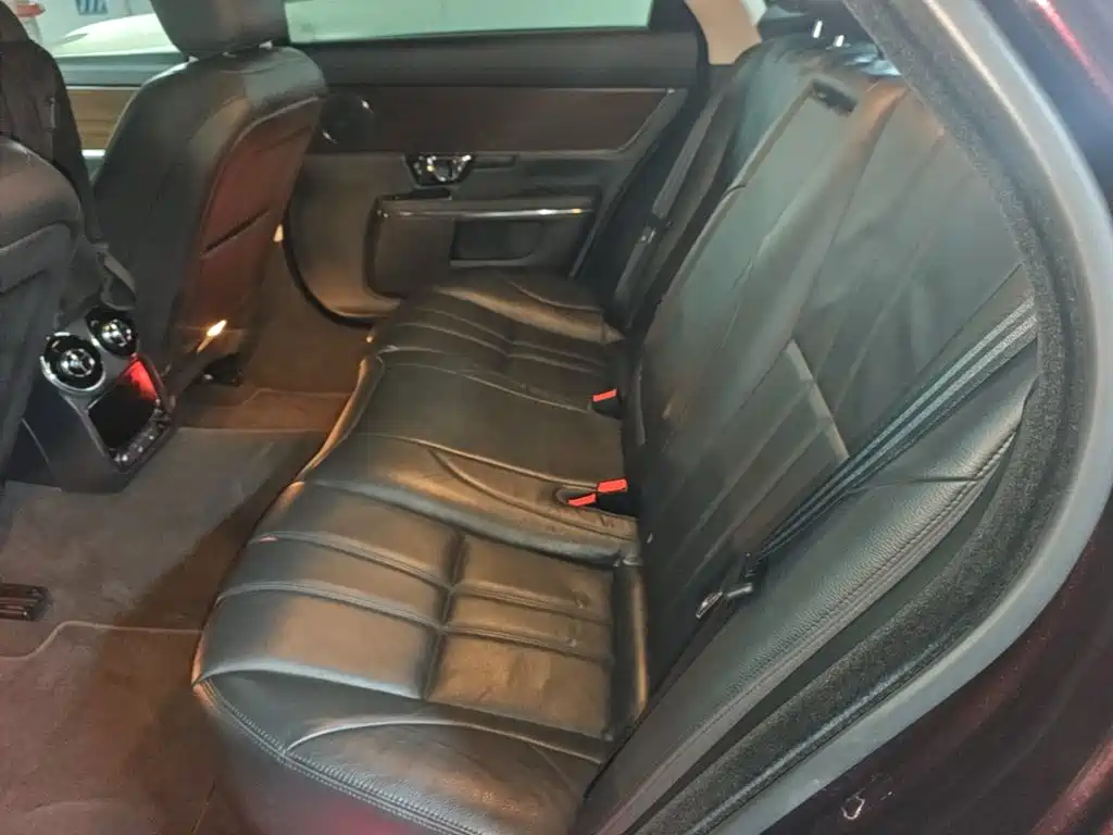 Jaguar XJ — миниатюра 17