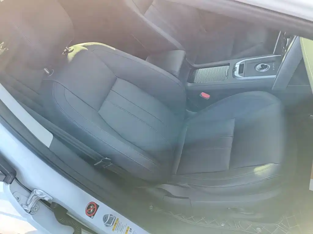 Land Rover Discovery Sport — миниатюра 25