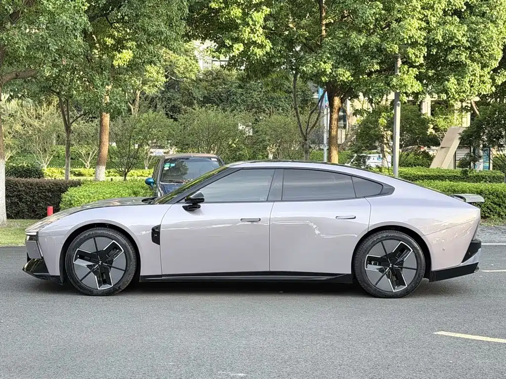 XPeng P7 — миниатюра 4
