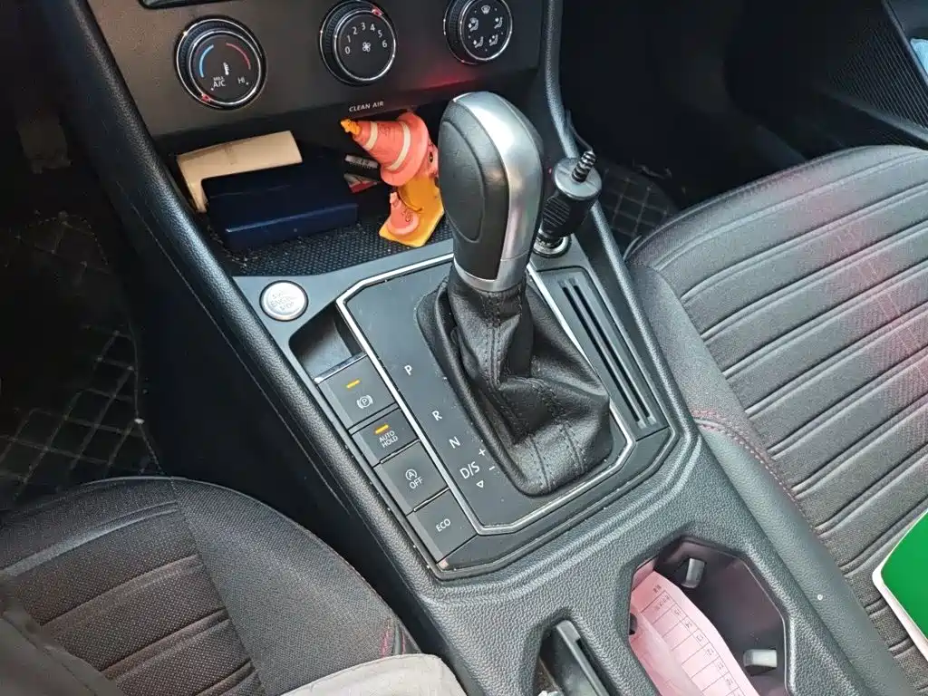 Volkswagen Lavida — миниатюра 7